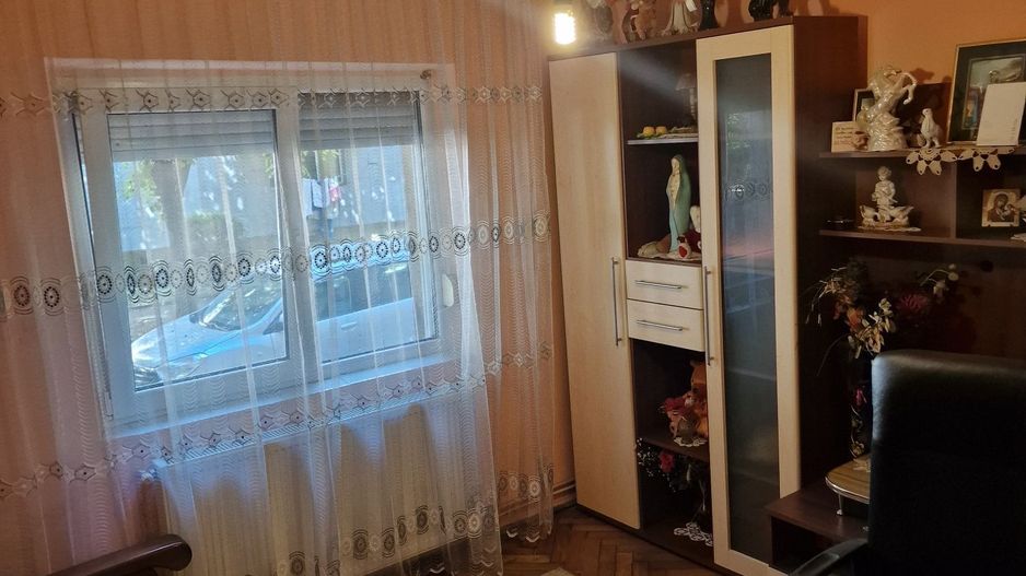 Vând apartament 3 camere - Poză 5