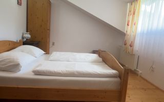 Pensiune superbă de închiriat in Predeal - Poză 6