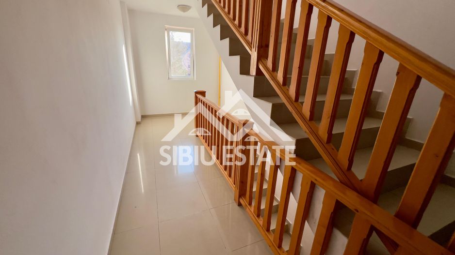 Apartament 3 Camere 87mp - Sibiu, Parcare, Curte Privată cu Foișor - Poză 12