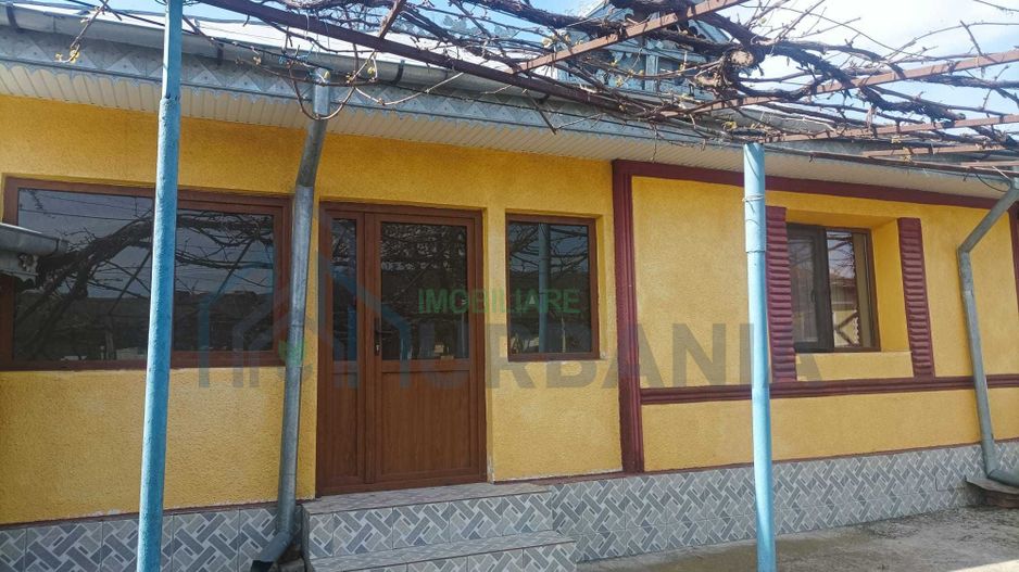 Casă cu grădină, 86 mp, 3 camere, sat Drăgușeni, comuna Scheia, la 35 km de Iași - Poză 2