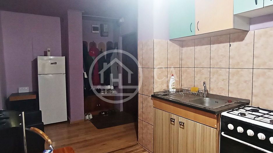 Apartament de vanzare cu 2 camere in zona Rogerius, Oradea - Poză 1