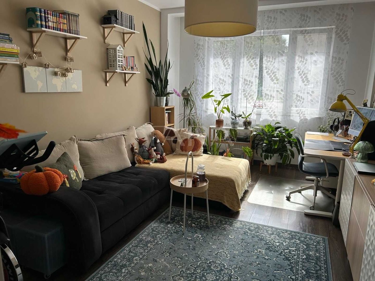 Apartament cu 2 camere, demisol înalt, cu balcon și parcare. - Poză 2