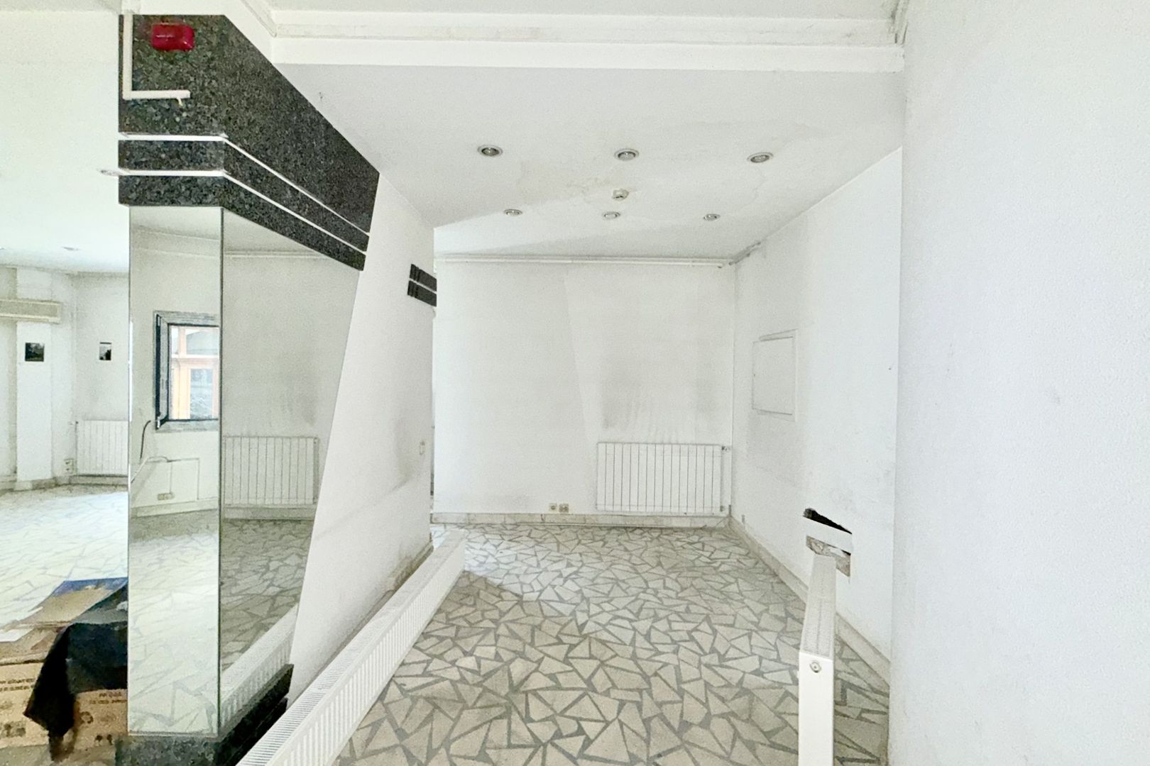 Spațiu București, zona Universitate, pretabil comercial/birouri - Poză 5