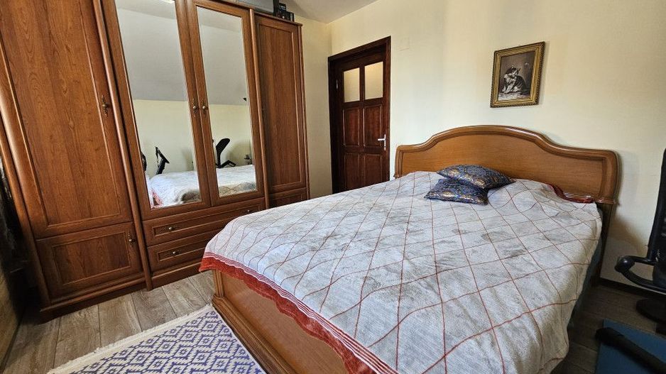 Vilă P +M în centrul orașului Otopeni, 7 + camere, anexe apartament - Poză 9