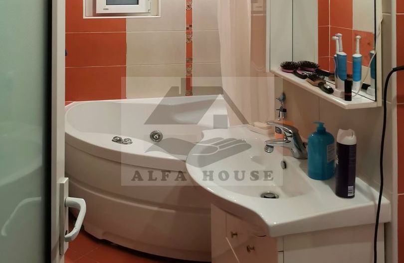 Apartament cu trei camere, zona Racadau 74 mp - parcul Trandafirilor - Poză 12