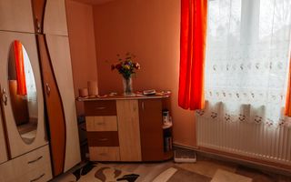 Casa de vanzare in Ghelari – liniste, natura si spatiu generos! Schimb - Poză 7