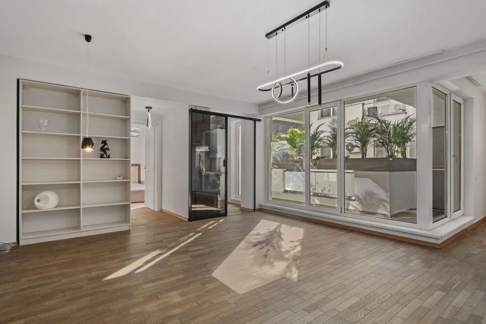 Bvd Unirii, FANTANI + loc de parcare subteran . 2 bai. Ocazie rara - Poză 2