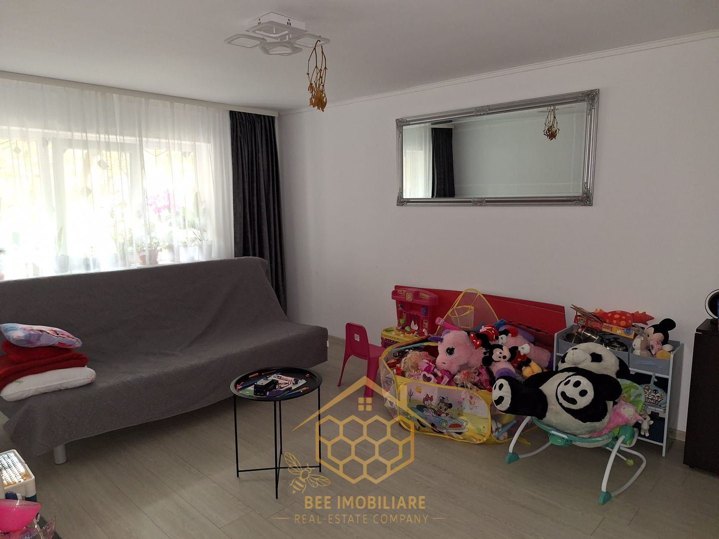 Apartament cu 3 camere in cartierul Rovine - Poză 4