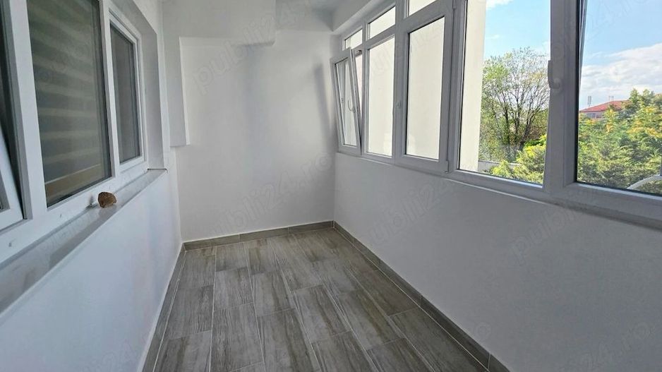 Închiriez apartament 4 camere, nemobilat, Unirii - Poză 8