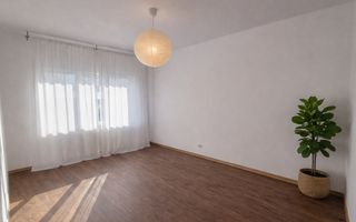 Apartament 3 camere,  zona Centrală - Poză 2