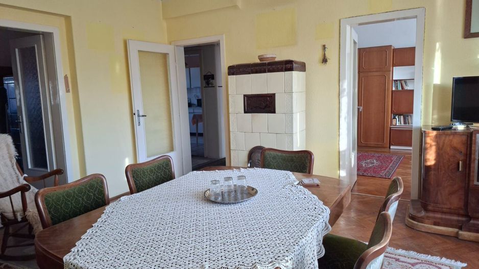 Apartament cu 3 camere si garaj in zona centrală - Poză 5