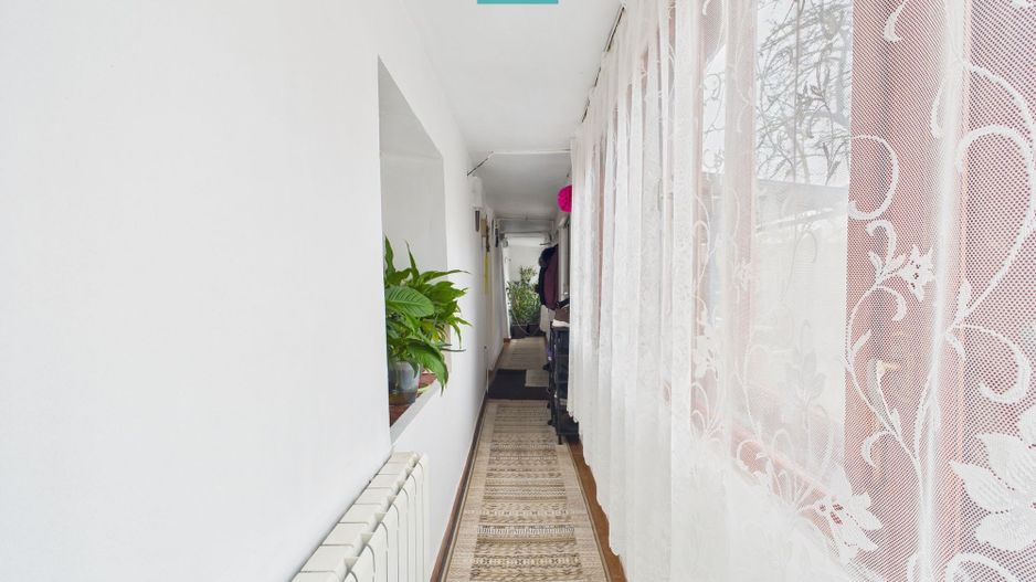 Două case pe un teren generos în Ghiroda - Poză 25