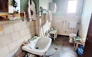 Schei, zona SRI, apartament doua camere 55mp, priveliste superba, 119000 euro - Poză 12