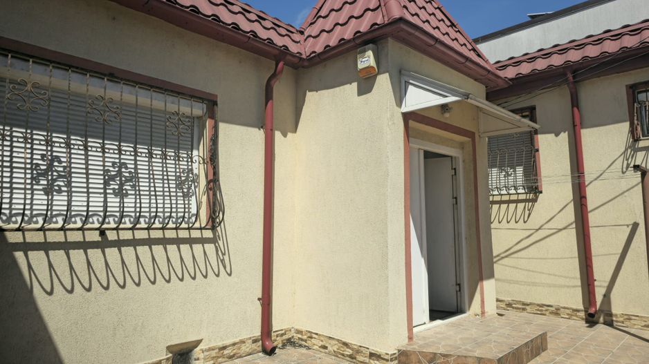 De vanzare casă individuală 3 camere  Str. Vultur, 109.000 euro - Poză 2