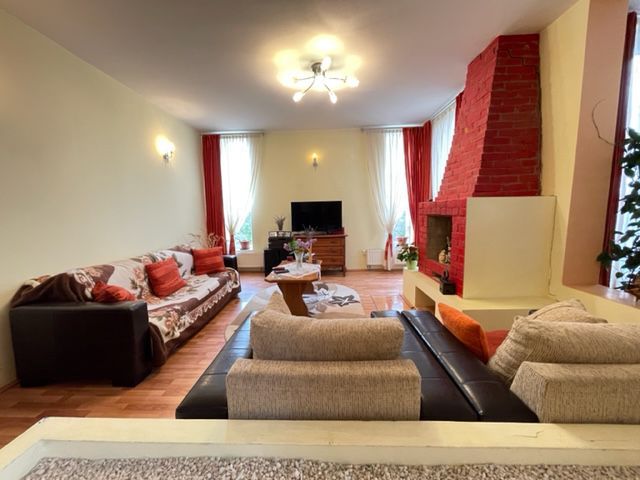 CASA INDIVIDUALA CU TEREN  GENEROS - Poză 1