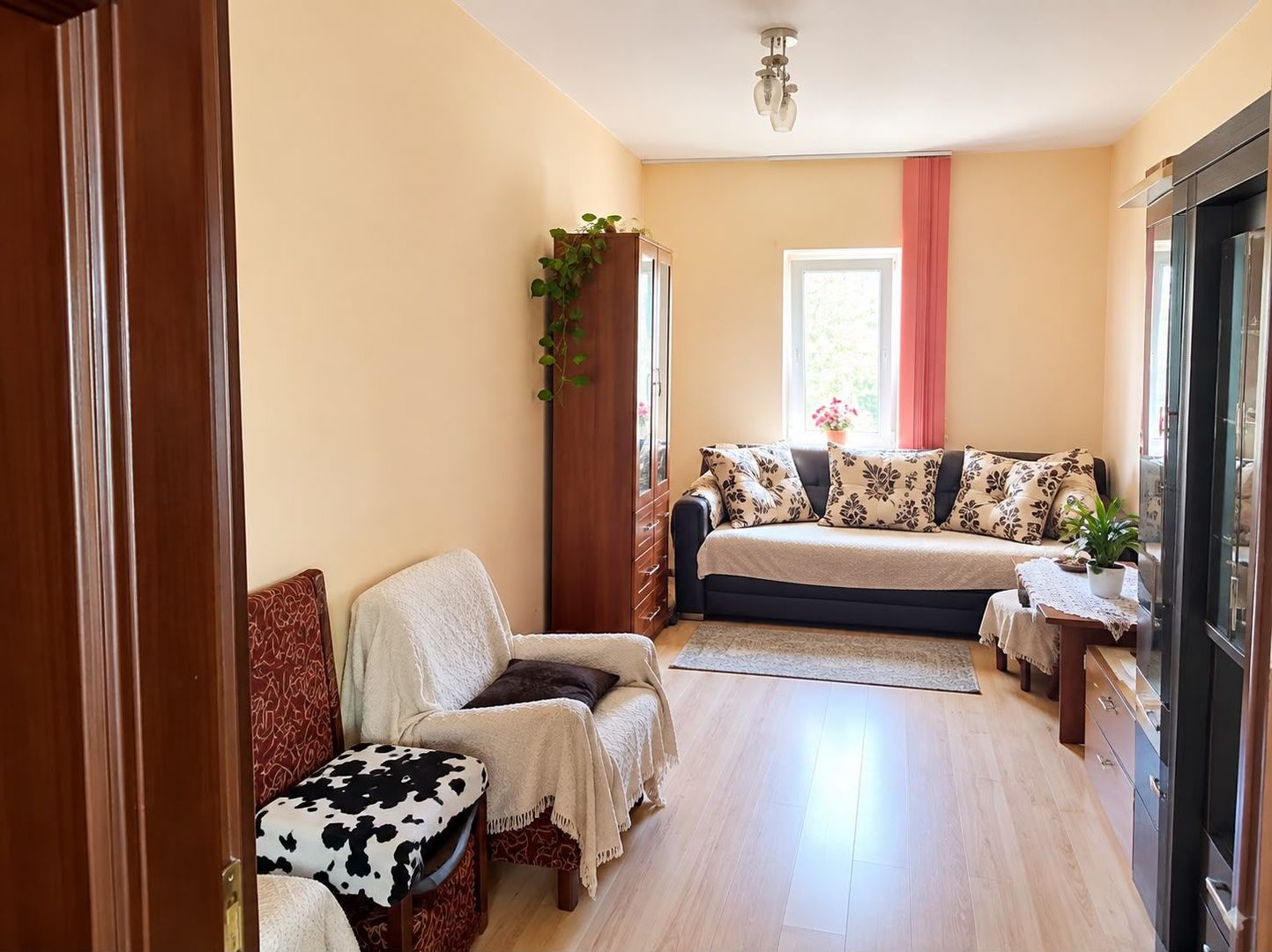 Casă cu 3 camere 85 mp în Freidorf + 2.877 mp teren - Poză 3