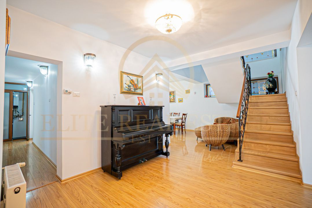 Ovidiu Sud - Zona premium - Vila impozanta, curte mare, garaj, terasa! - Poză 9