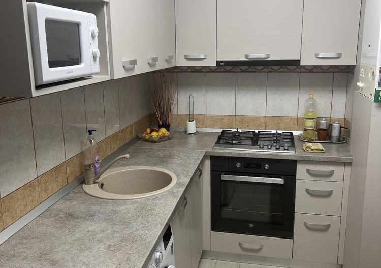 Vind apartament 3 camere M 16 - Poză 1