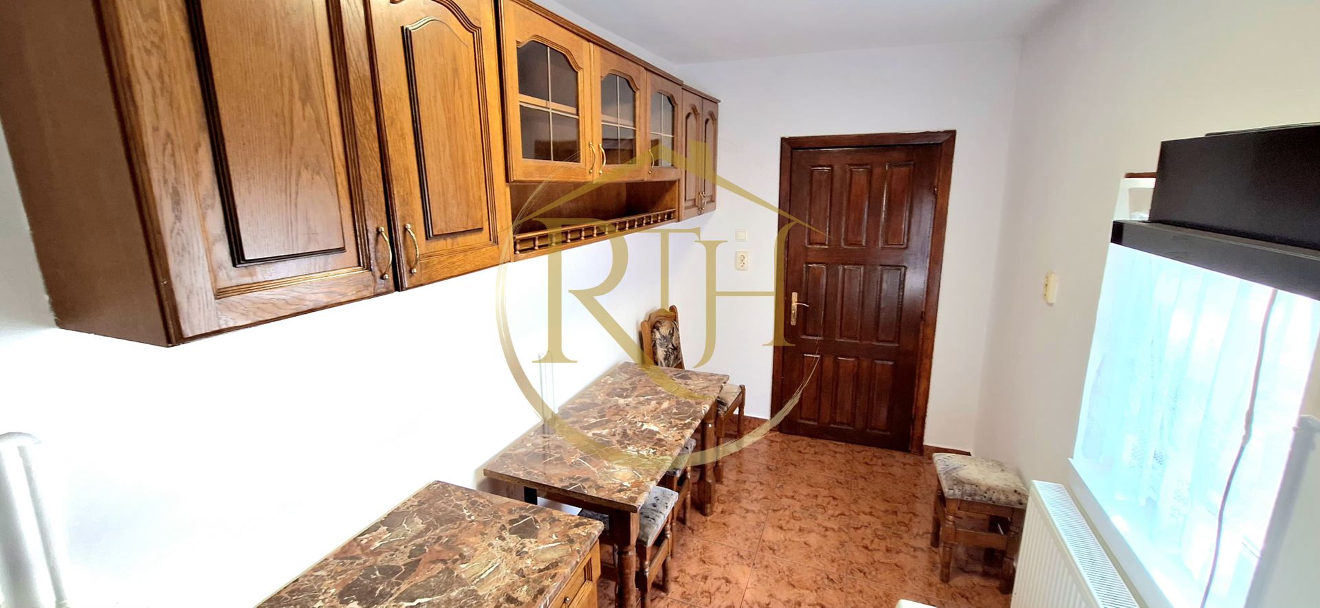 Oferim spre inchiriere casa spatioasa cu 2 camere, Zona Soarelui,cartier privat - Poză 12