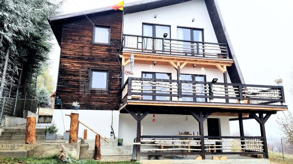 INVESTITIE Vila moderna + vila la rosu, teren 1480 padure - Poză 3