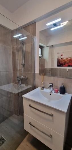 Apartament 2 camere mobilat modern, Zona Vitan - Poză 14
