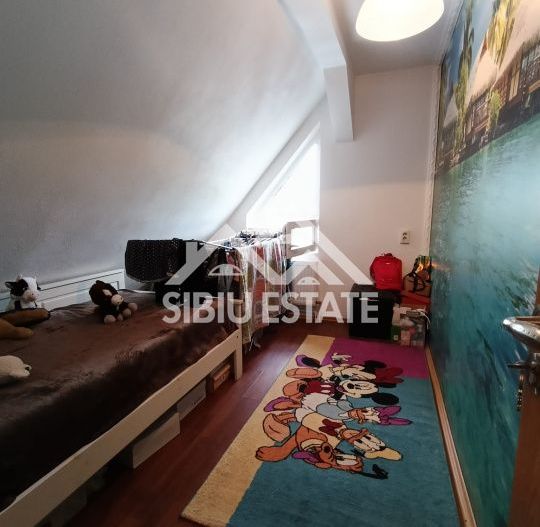  Apartament la mansardă ,3 camere, mobilat și utilat zona Ipas  - Poză 5