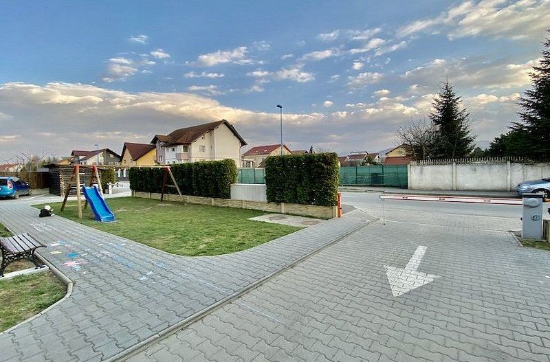 Apartament de inchiriat, zona linistita in cartierul Tractorul. - Poză 31