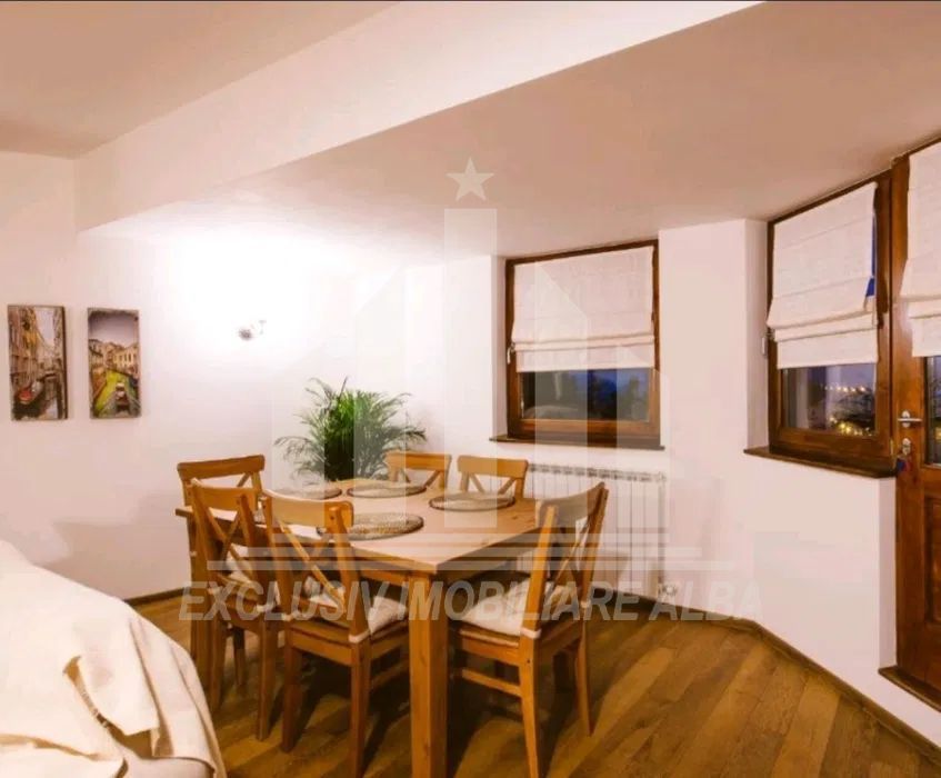 Apartament cu 3 camere de vanzare, Centru - Poză 4