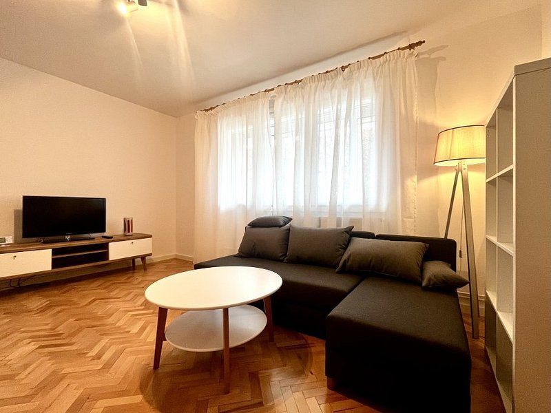 Apartament 3 camere, prima închiriere, elegant si primitor, in Circumvalațiunii - Poză 4