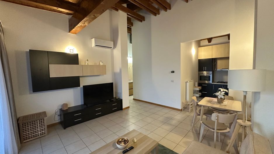 Apartment 2 canere la intrare in Dumbravita - Poză 1