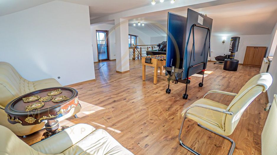 Lazu - Vila de vânzare compusă din P+1E+M. - Poză 43