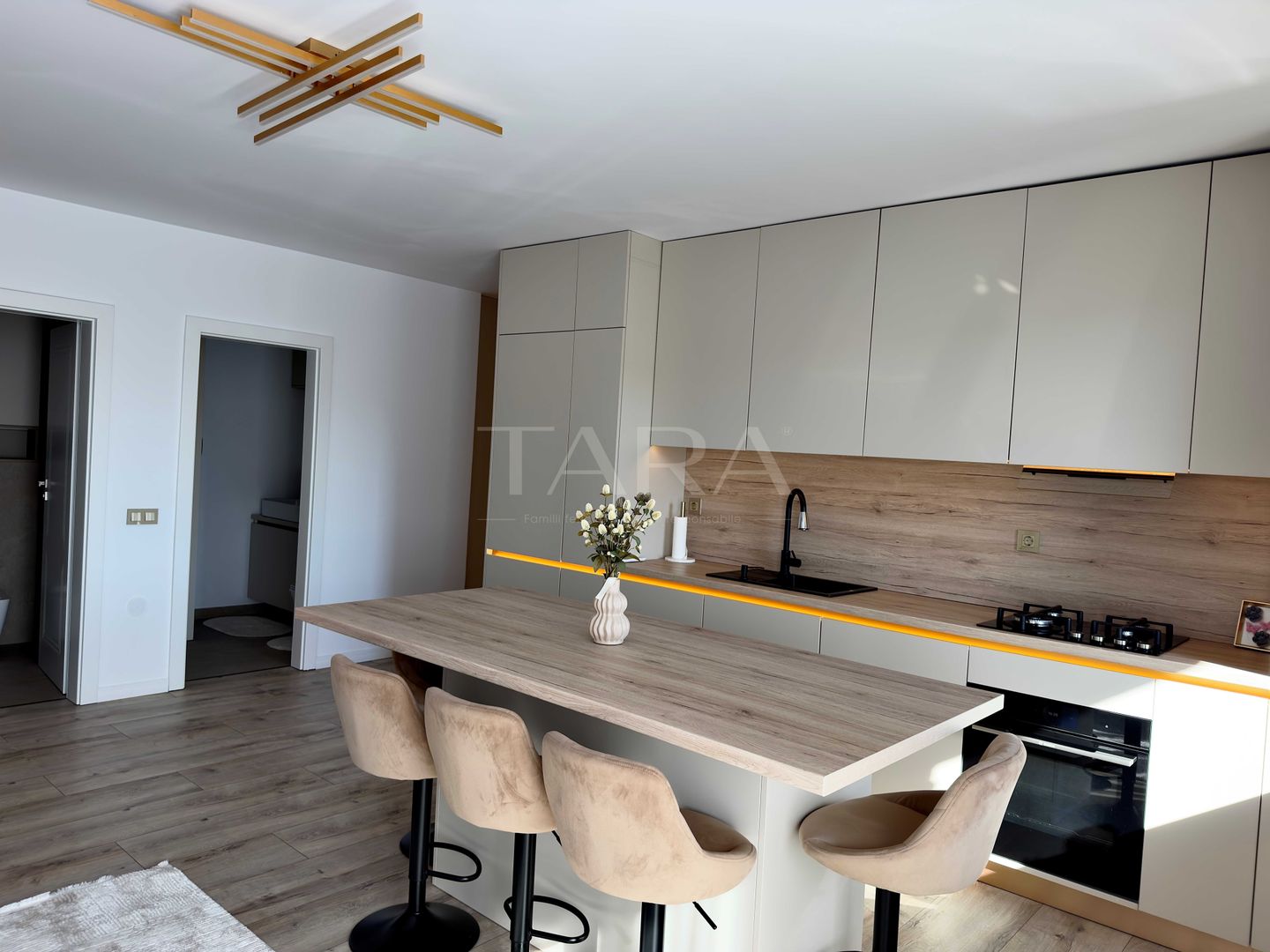 Apartament premium, 3 camere, 2 balcoane, 3 locuri de parcare. - Poză 3