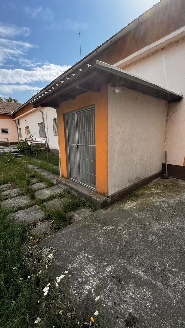 Complex de clădiri administrative – Livada, 310.000 E. Comision 0. - Poză 10