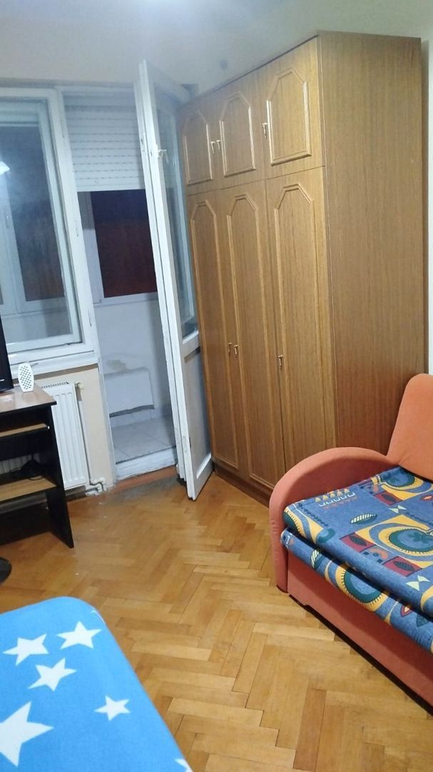 Apartament cu 3 camere, etaj intermediar - Piata Centrala - Poză 8