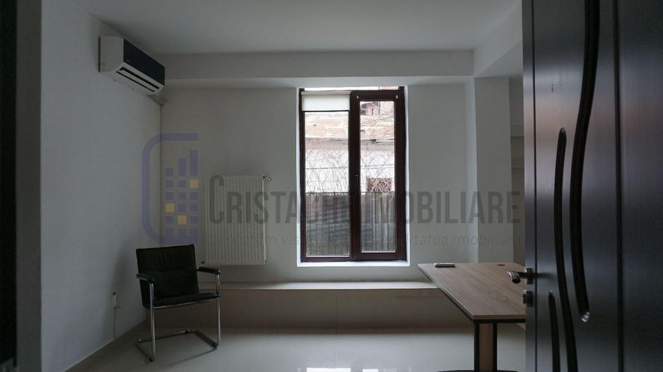 Vila 9 cam., util 236 mp., moderna, disponibila imediat, SANADOR Victoriei - Poză 1