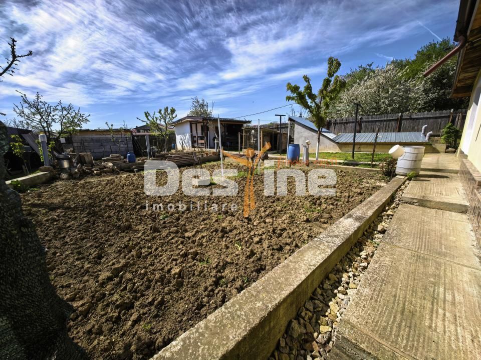 Casă 4 camere și 720 mp teren + beci și anexe - Poză 19