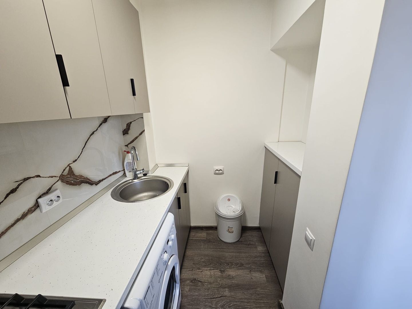 Garsonieră confort 1, renovată, mobilată, zona Craiovei - Poză 8