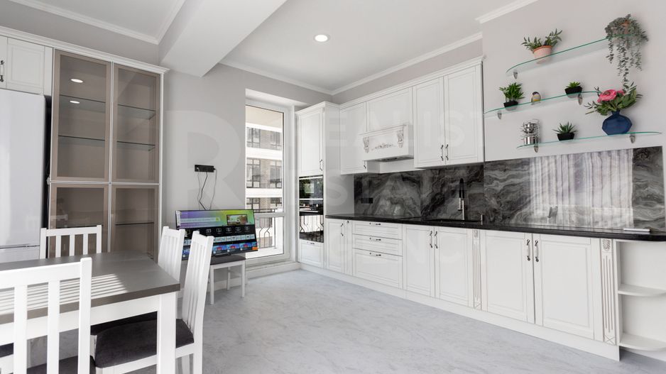 Chirie, apartament, 2 camere, strada Mihai Eminescu, Centru - Poză 3