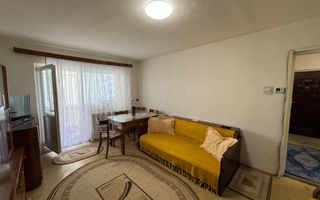 Apartament decomandat cu 3 camere in Centrul Civic, strada Mihai Viteazul - Poză 2