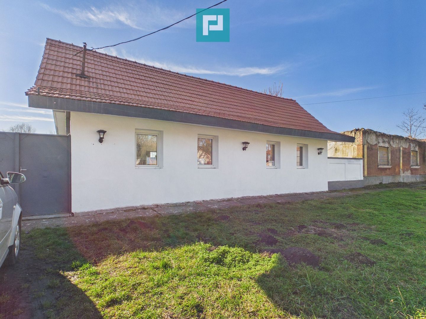 Casă cu 2 camere renovată în Battonya - Poză 1