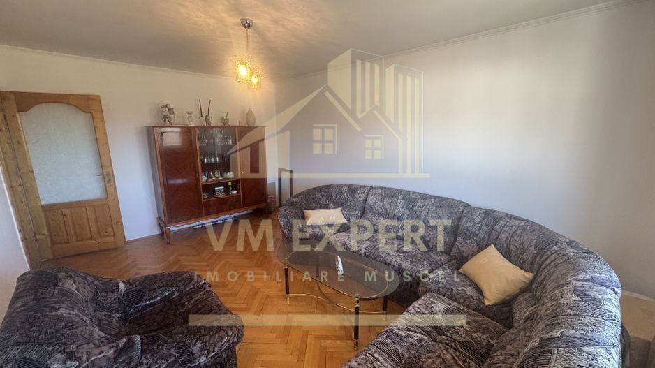 APARTAMENT 3 CAMERE ETAJ 4 GRUI CAMPULUNG - Poză 2