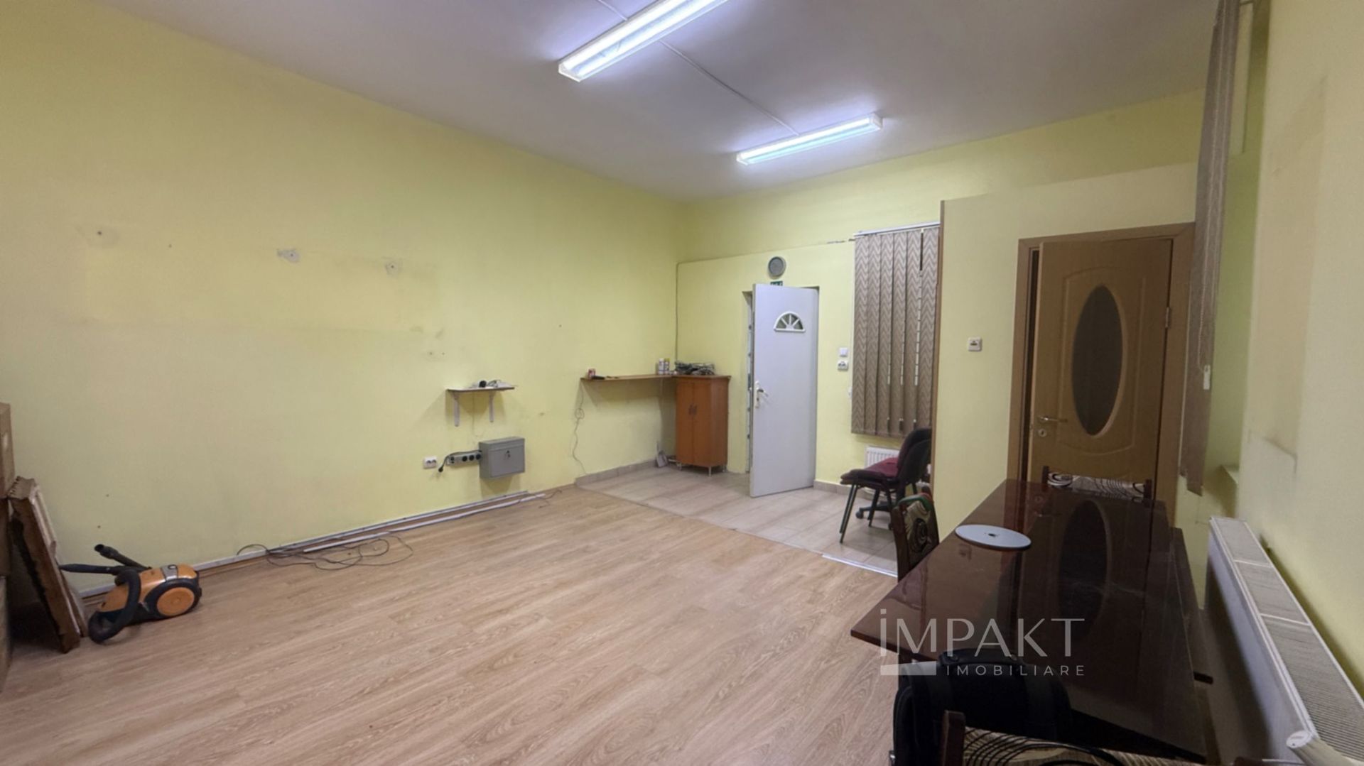 Apartament sau spatiu de birou 36mp pod si beci ultracentral - Poză 2