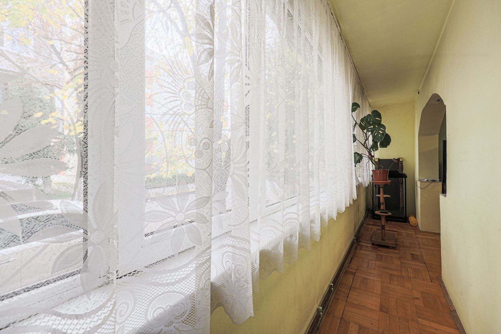 Apartament foarte spațios cu 5 camere la parter in Micalaca Comision 0 - Poză 4