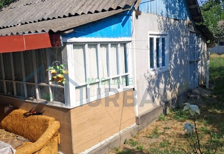 Proprietate de vânzare cu casă și teren în Hoisești, comuna Dumești - Poză 2