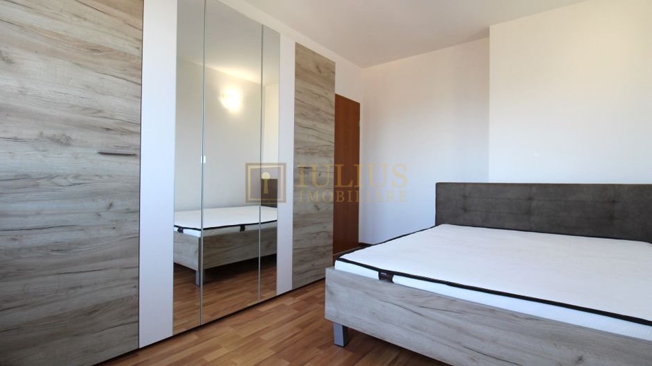 Aradului; decomandat, bucatarie inchisa. Parcare privata inclusa. - Poză 7