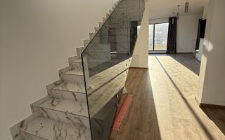 Casă cu 5 camere - Poză 2