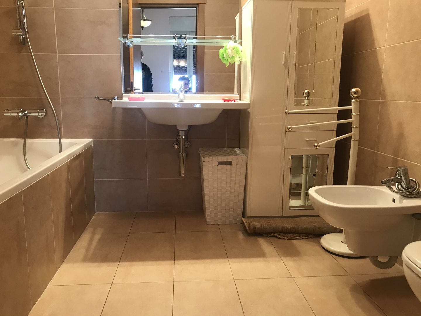 Apartament generos 3 camere - Poză 8