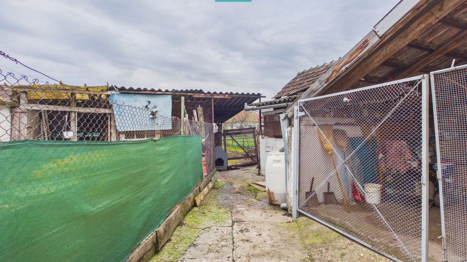 Casă 2 corpuri și 5 camere ultracentral în Curtici - Poză 16