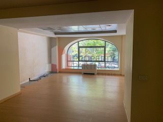 Spatiu comericial in cladire consolidata si renovata. - Poză 4
