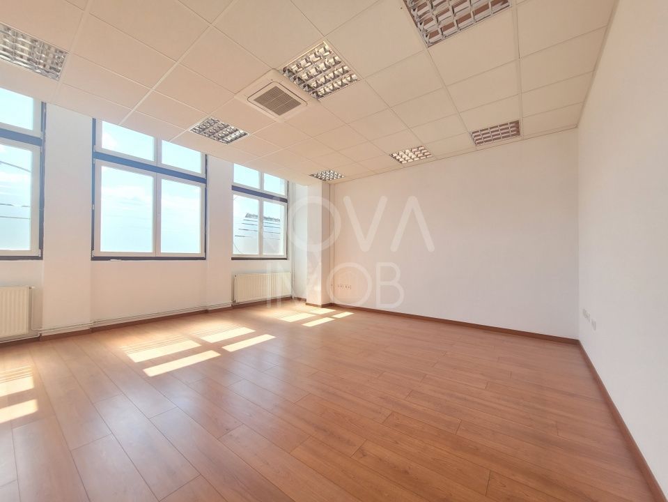 Spatiu comercial de inchiriat 875mp - Piata Cluj - Poză 12